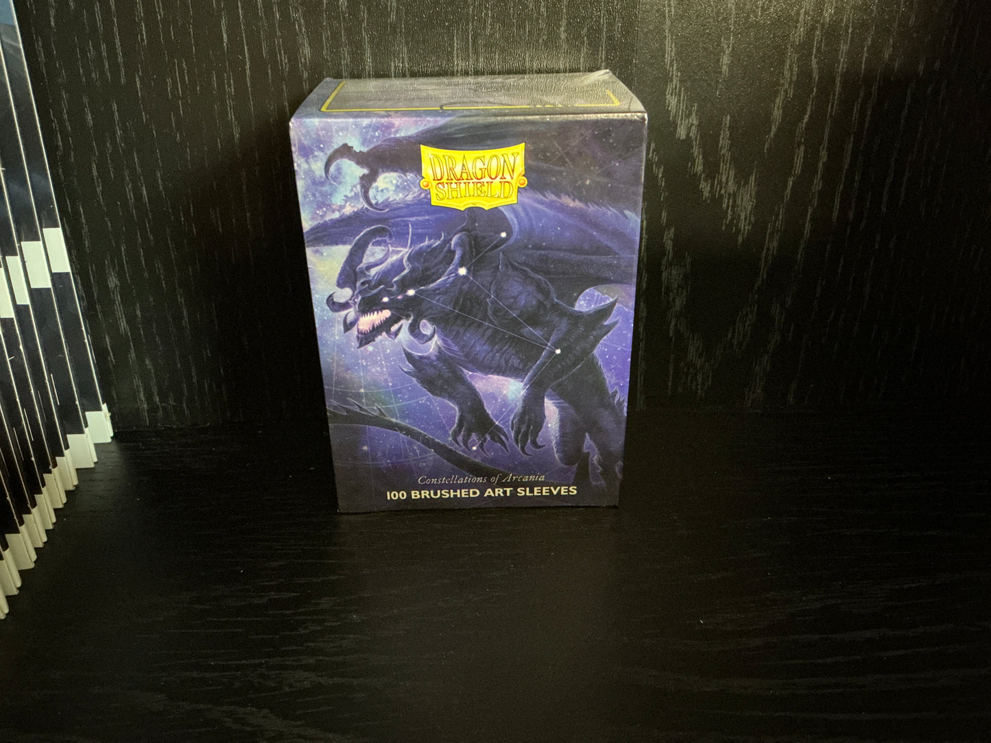 Dragon Shield card sleeves (brushed art-Signoir)